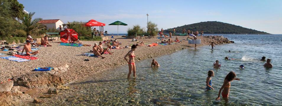 Vacation House Sara&Noa Maslinica Bagian luar foto